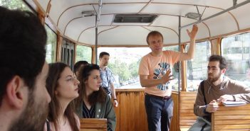 Turismul şi transportul în comun (ism). Profesorul Bulai, plecat în căutarea comunismului pierdut